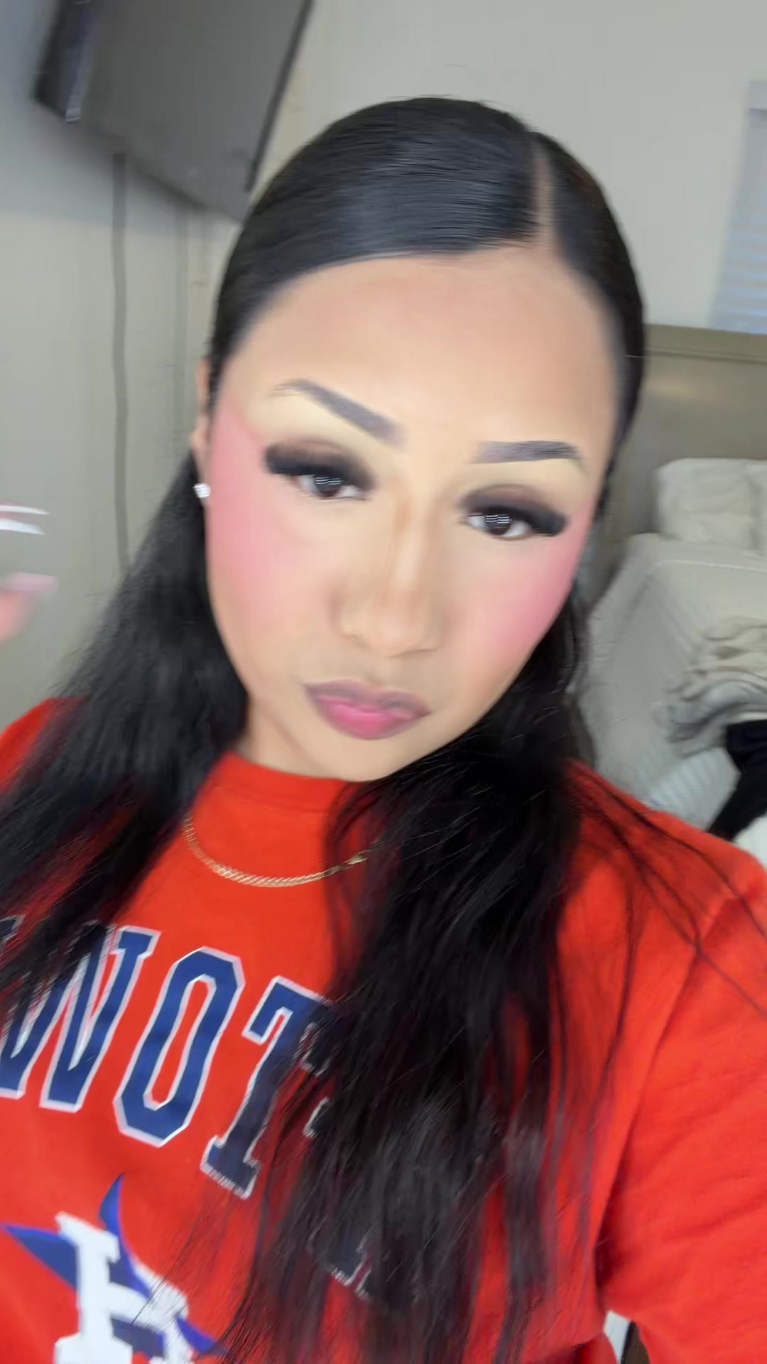 @Bella