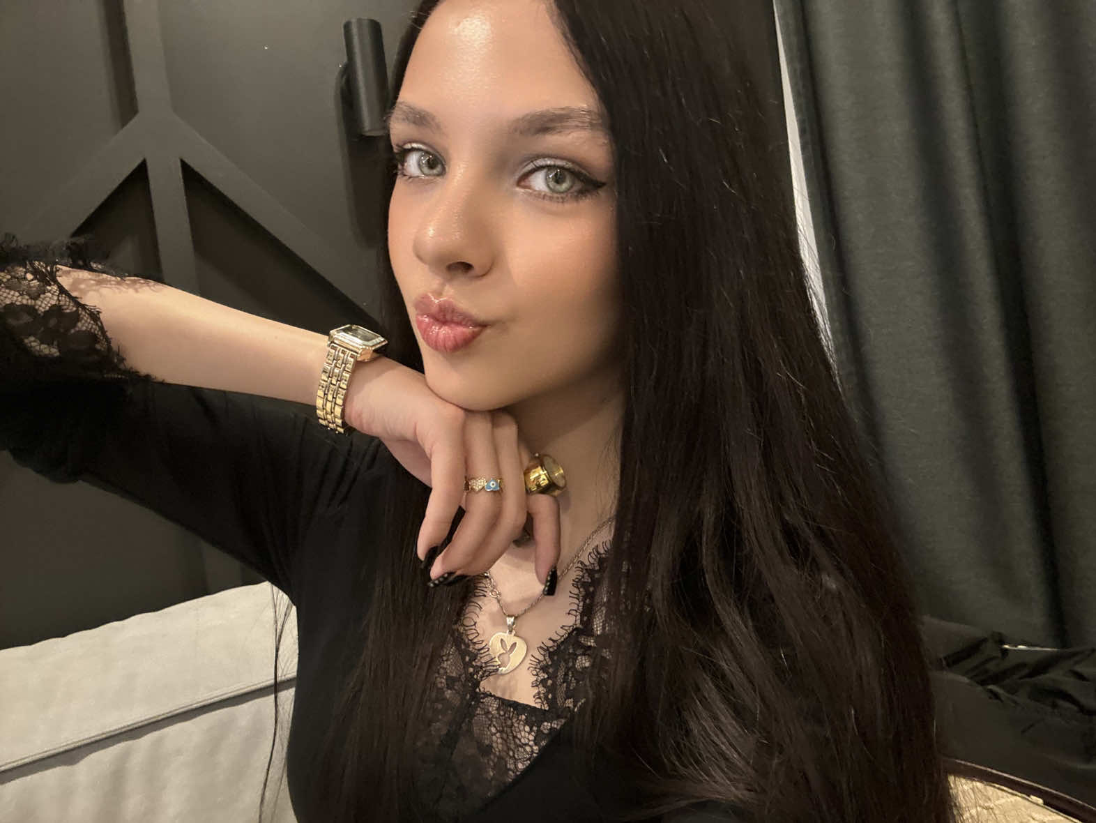 @DIVAMILLI🧿