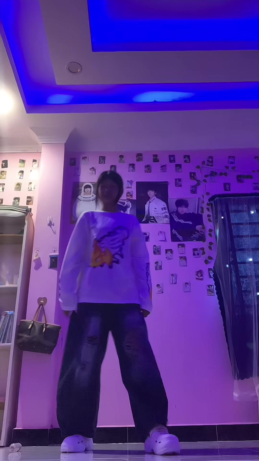 @EINMOVES