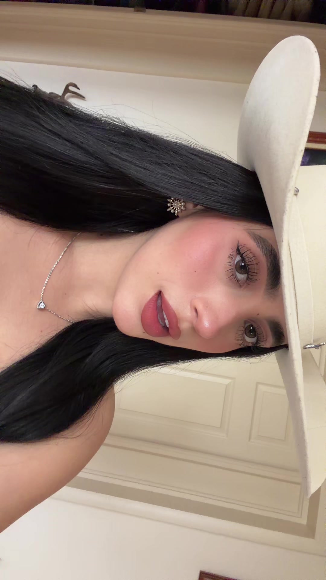 @𝑁𝑎𝑡𝑎𝑙𝑖𝑒
