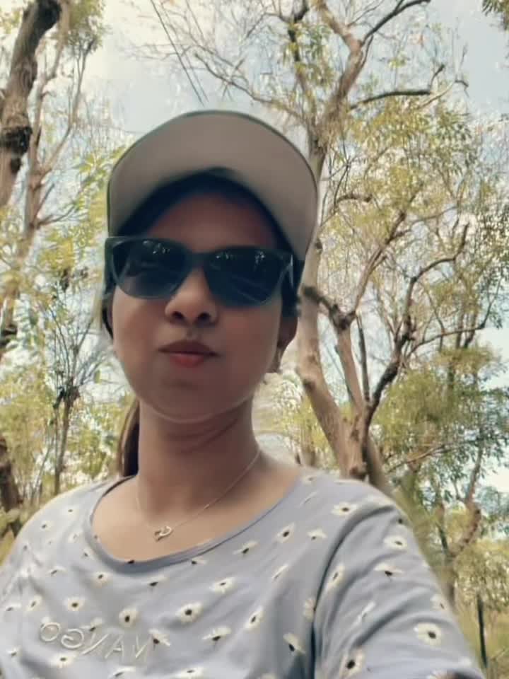 @SIMRAN 🇲🇺