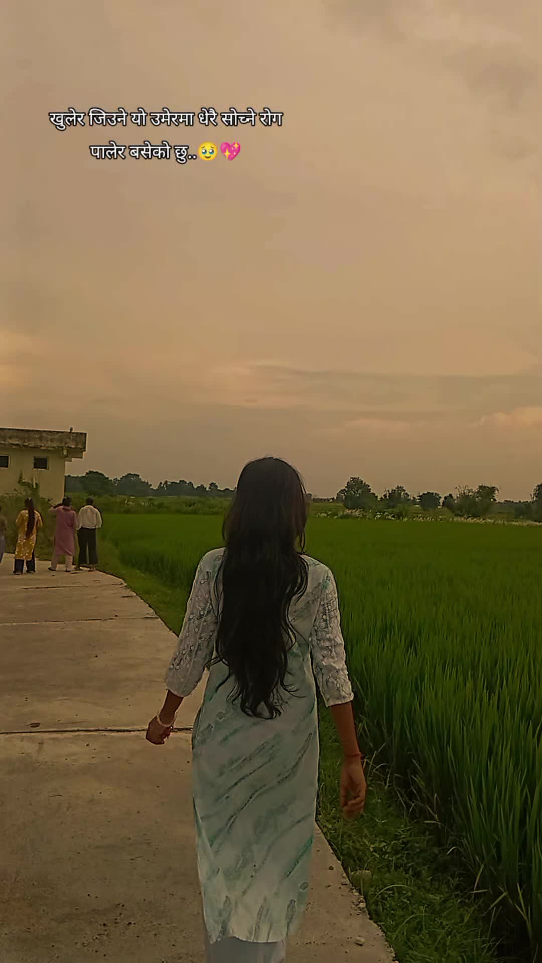 @rakhi thakur🌸🕊️
