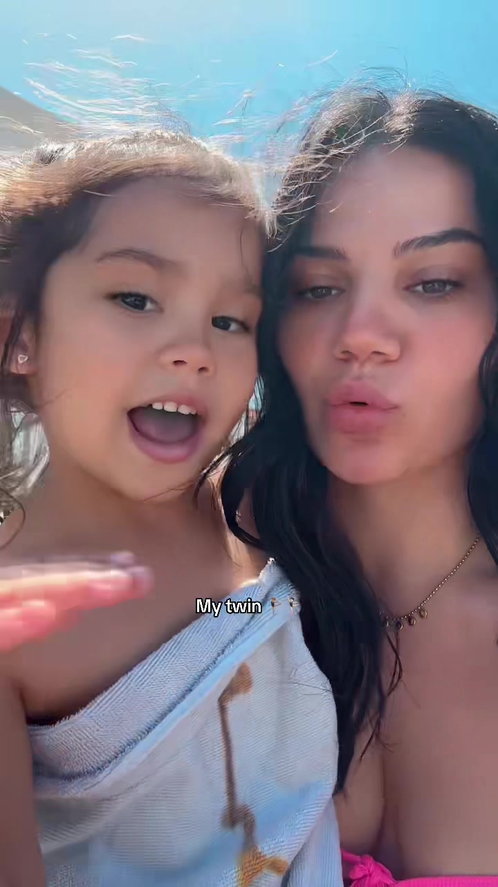 @TotallynotAngie