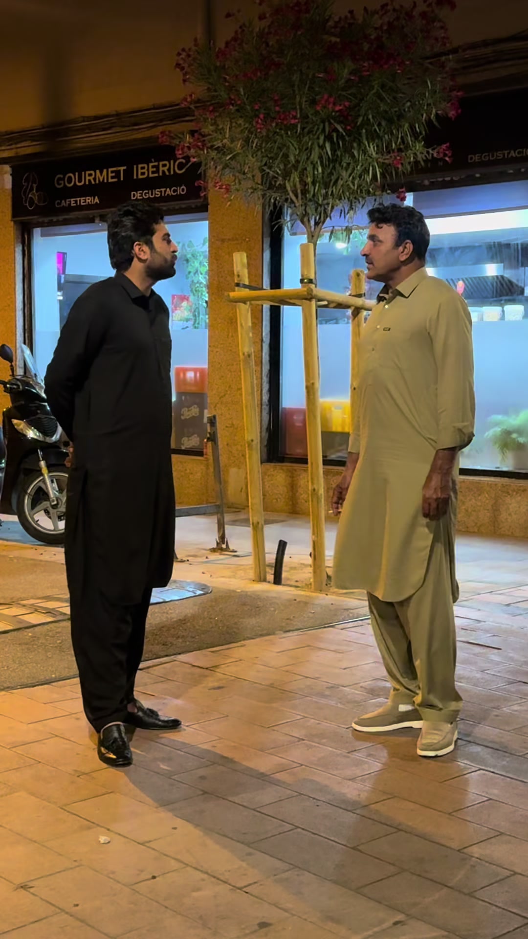 @🍁حسنین تاجےکا