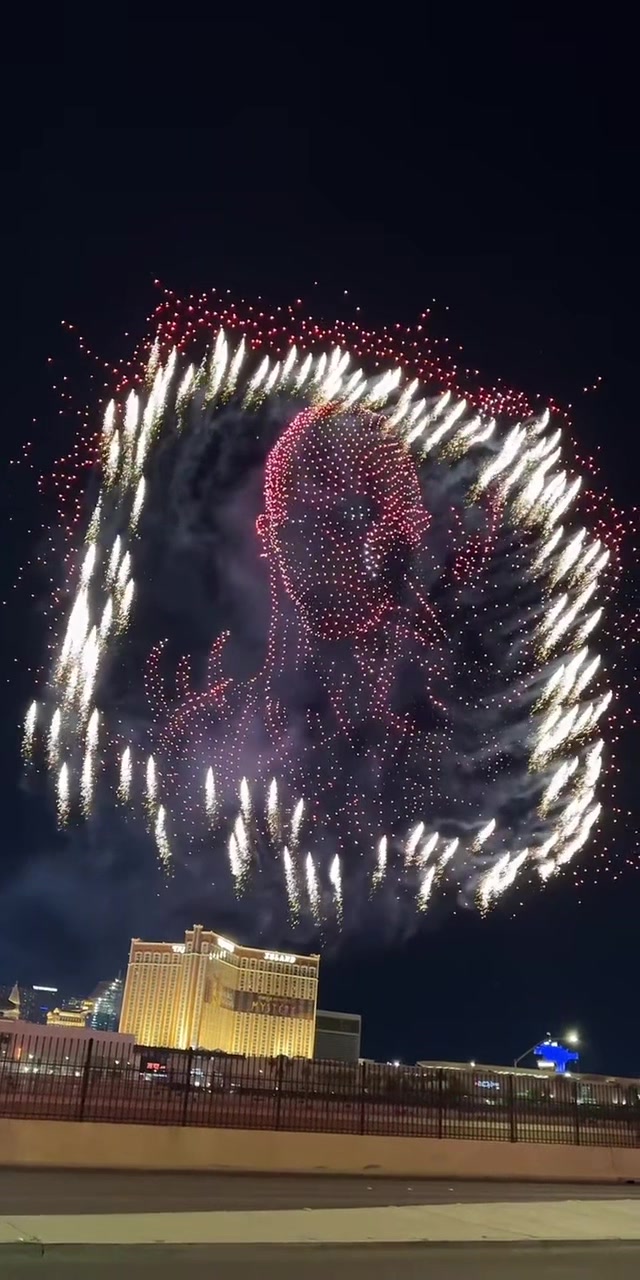 @CrysSTALLION 🎲🦮👣🥜