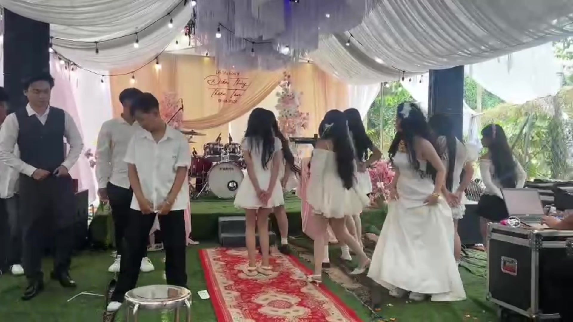 @R&ocirc; v&agrave; Vịt