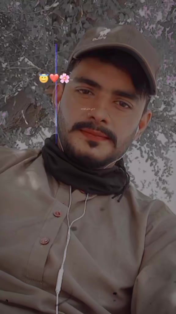 @saraki apni maa ka Shahzada 😘