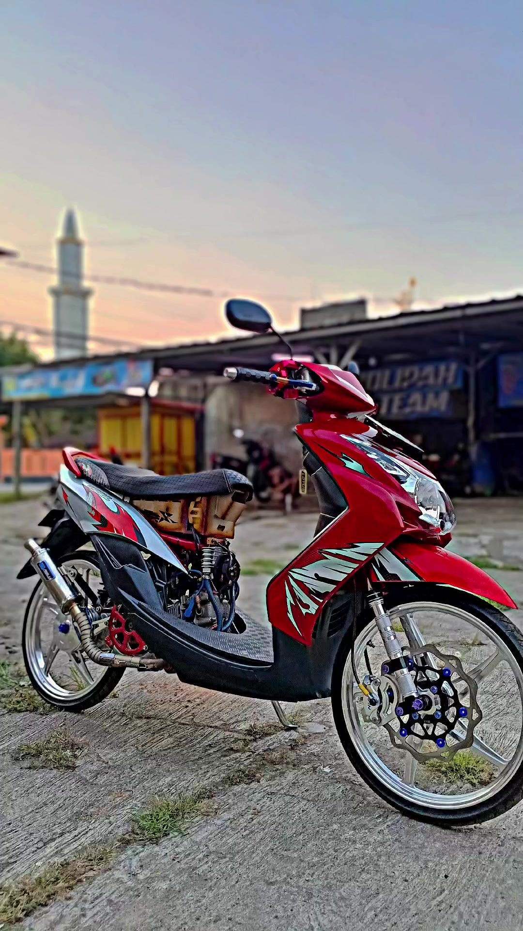 @Zoya motor racing team
