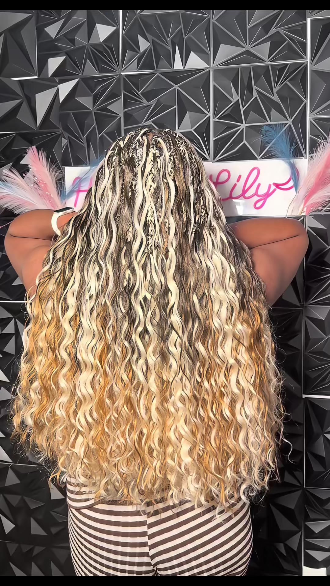 @Hairbylily Edmonton 🇨🇦