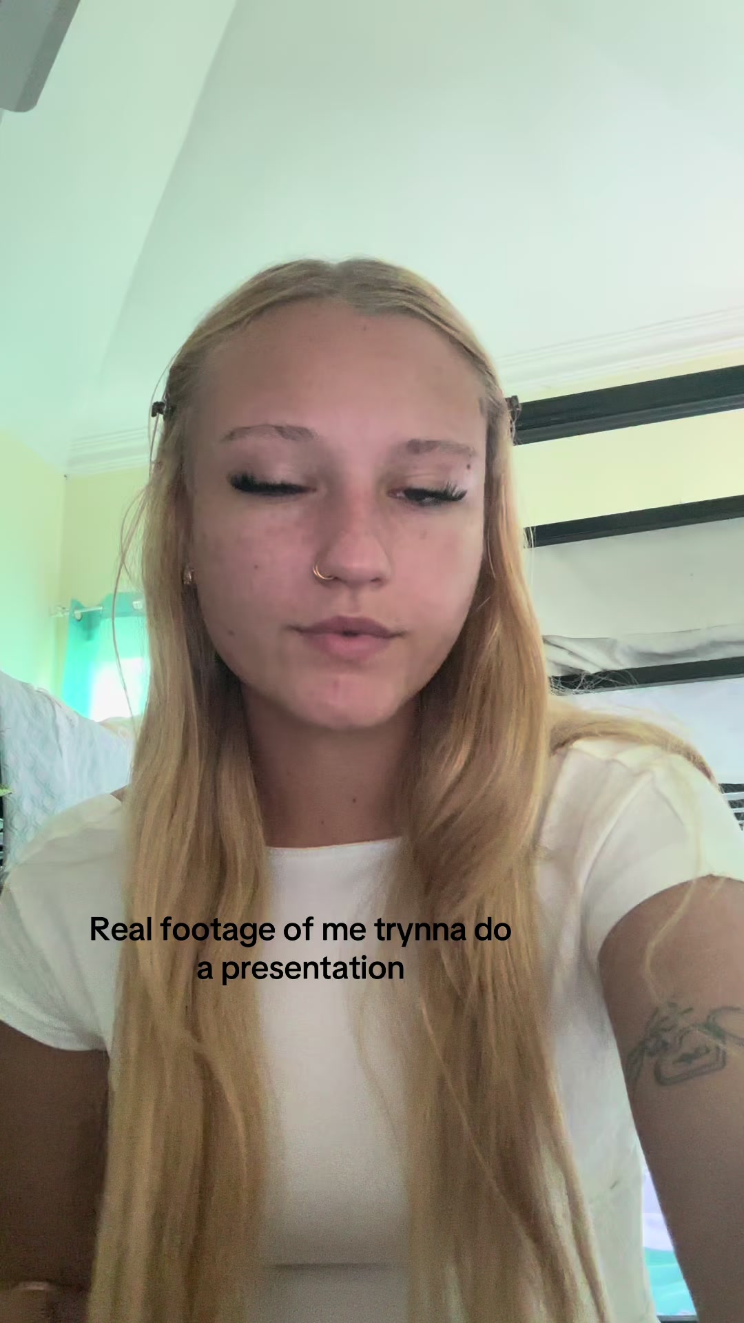 @😟