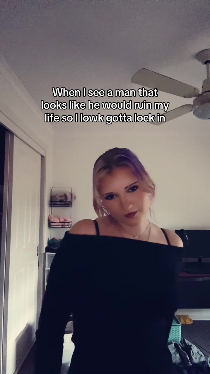 @Natalie🌚