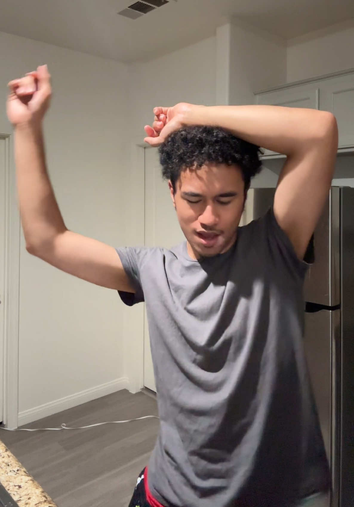 @♪(&acute;&epsilon;｀ )