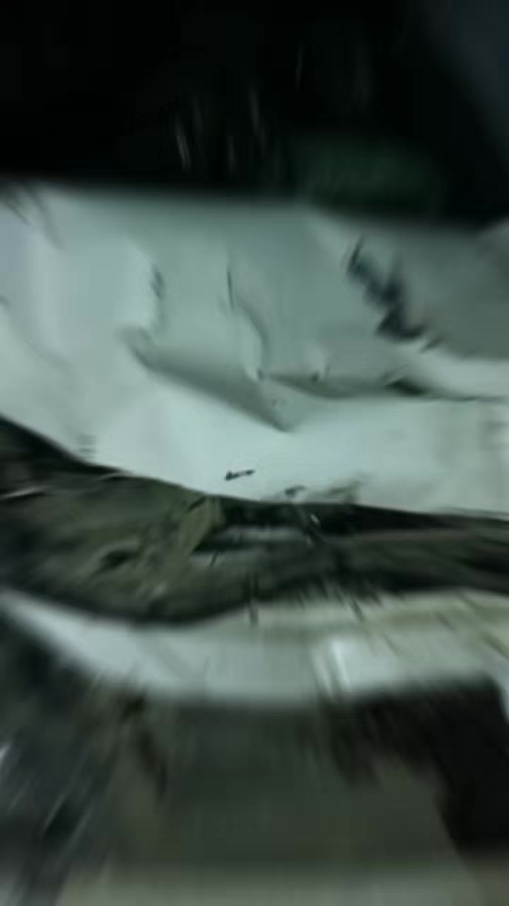 @B&agrave;s&iuml;t Aw&aacute;&ntilde;