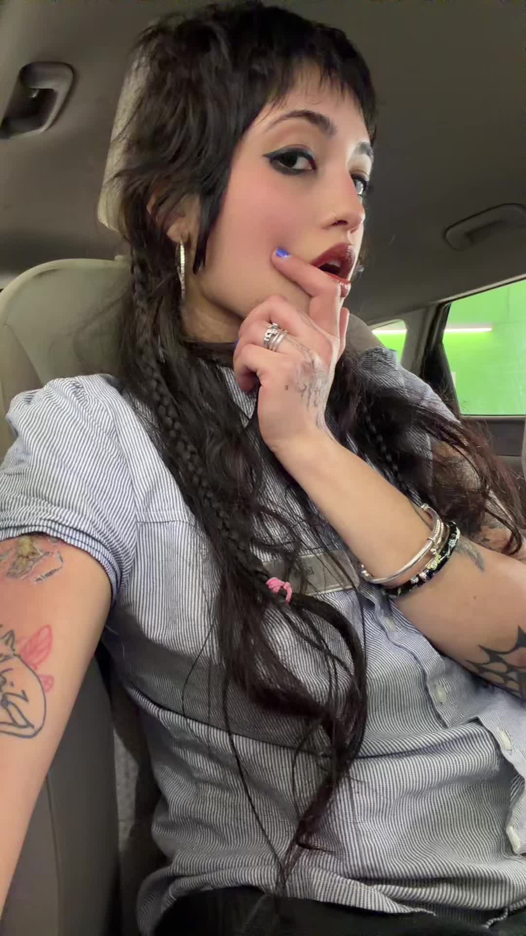 @ismariika_