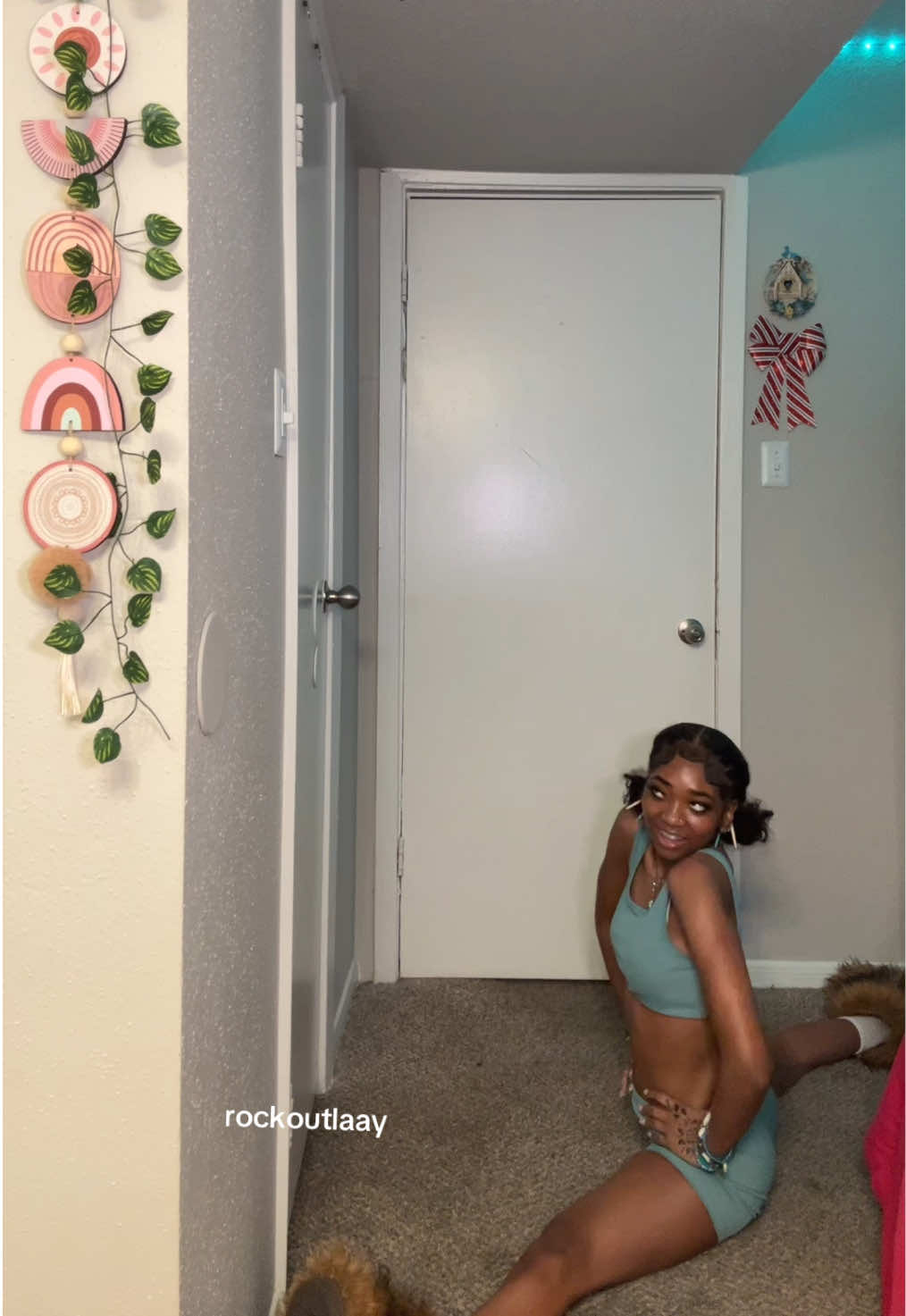 @rockoutlaay