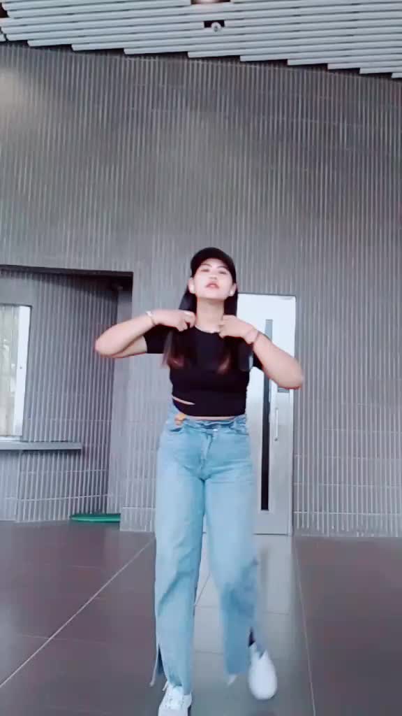 @user855883756394