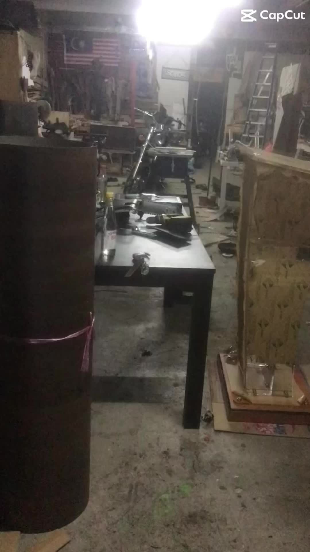 @Awiez Art Garage