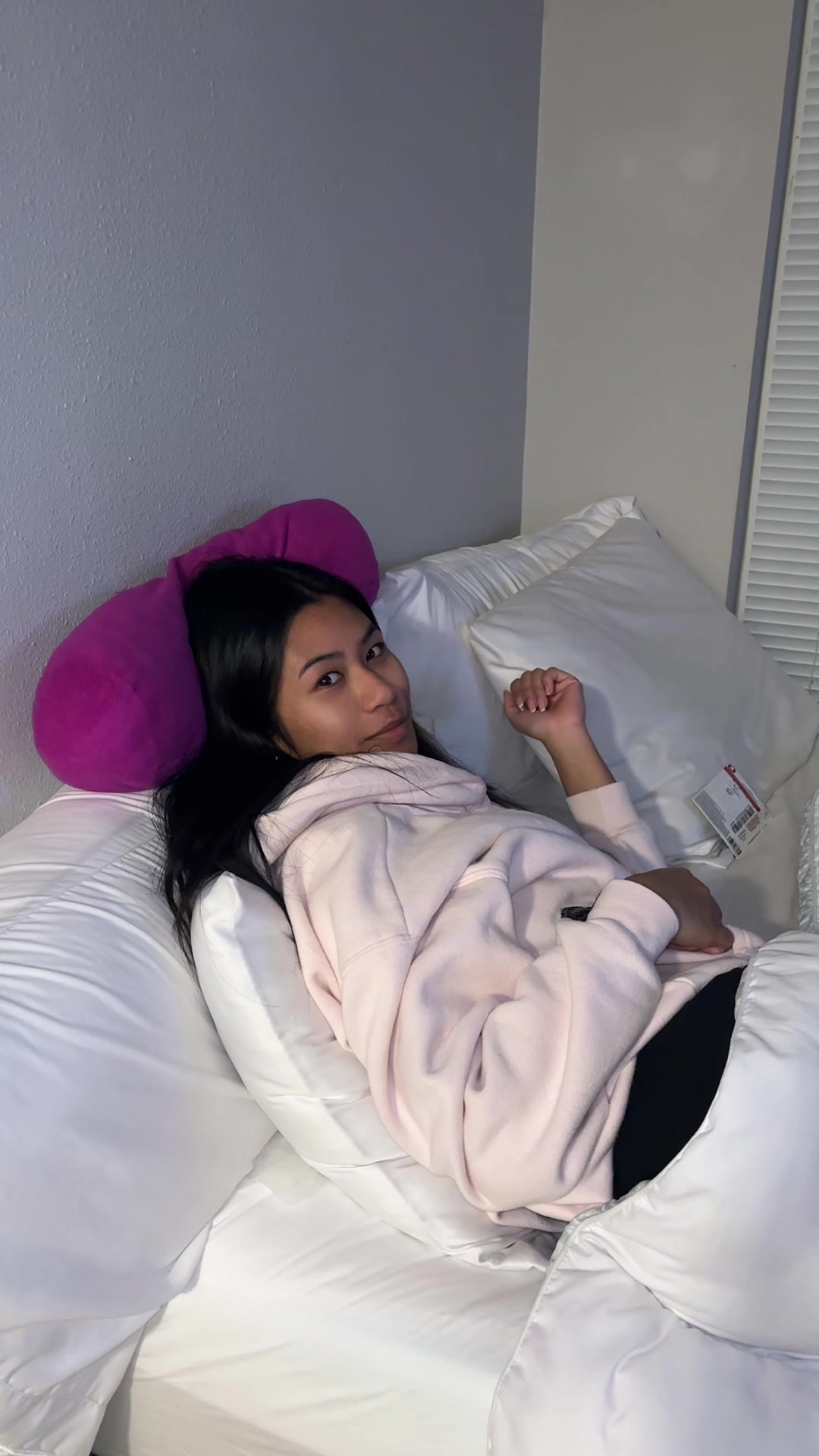 @bella