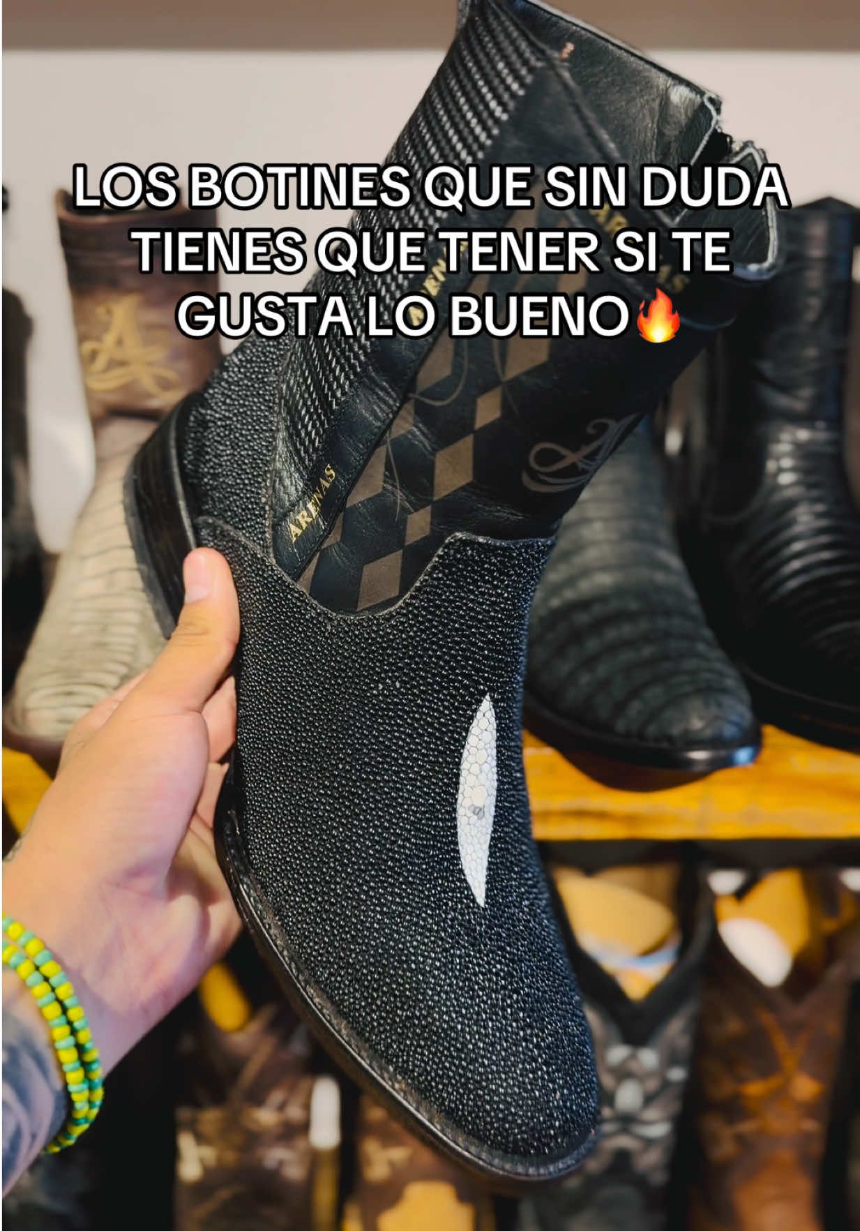@ELPLAKABOOTS