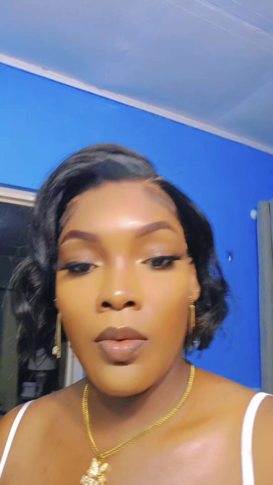@TheVibezStylistNicole