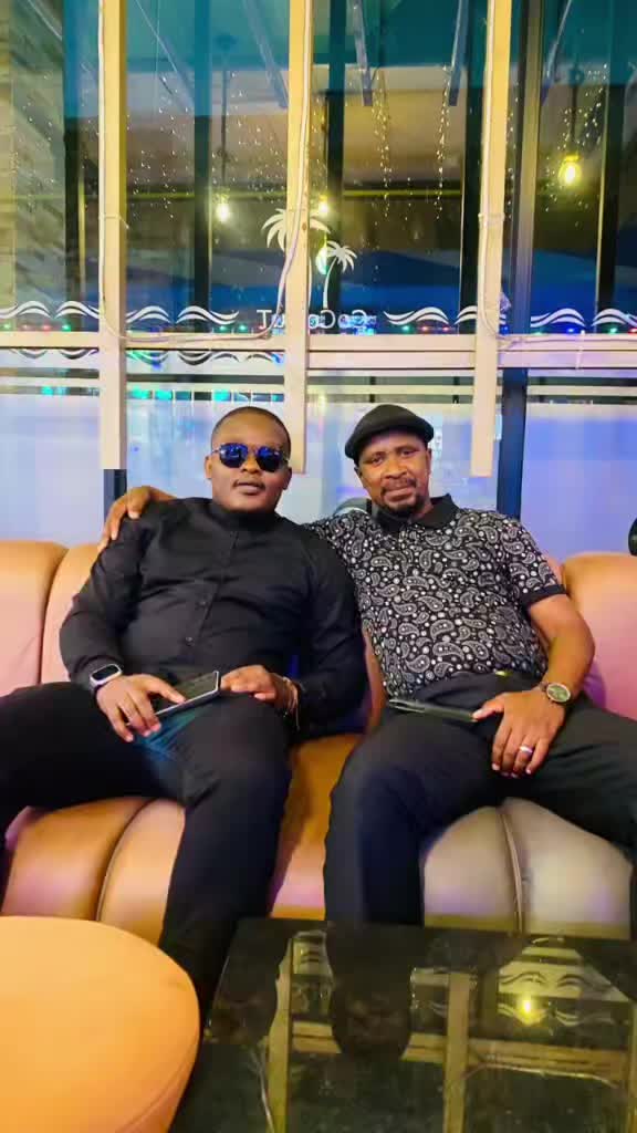 @ChucksWaMC🇧🇼🇿🇦