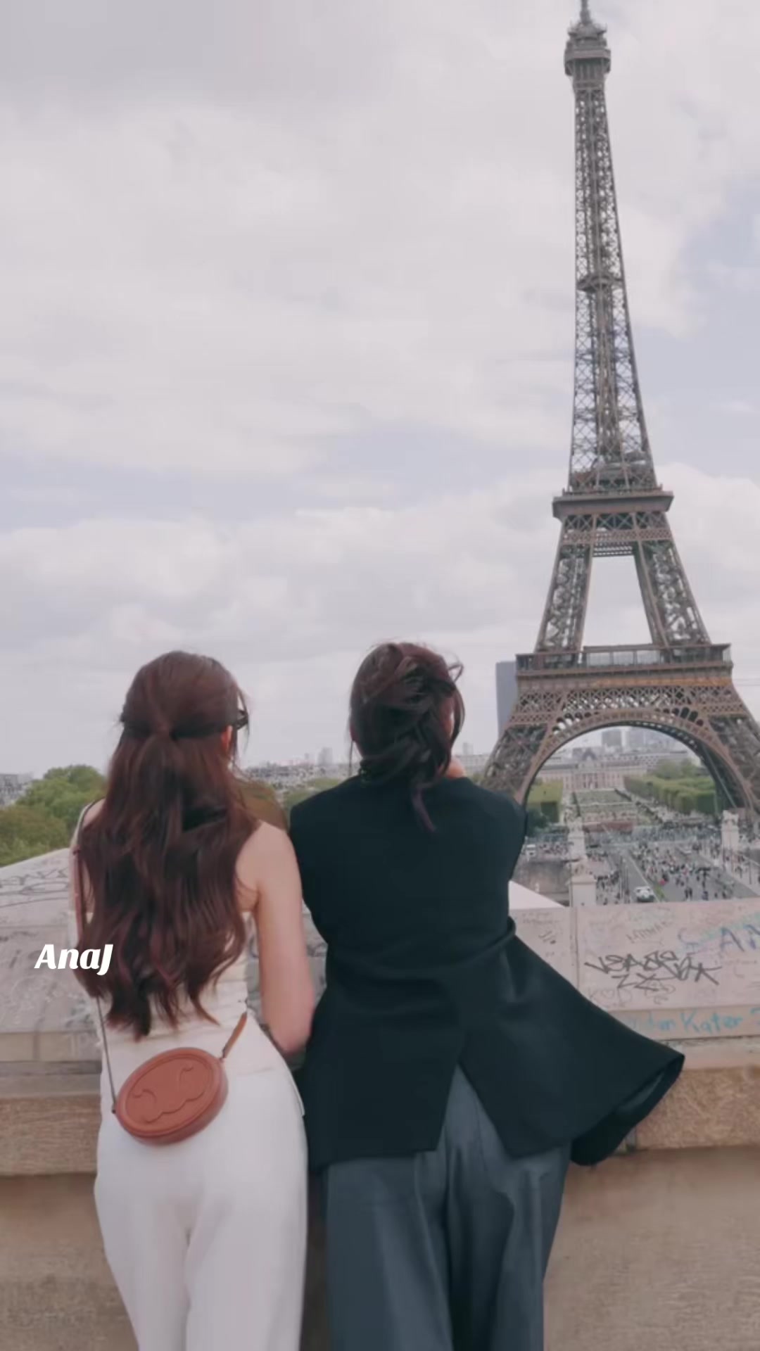 @Ana J 🏳️🌈