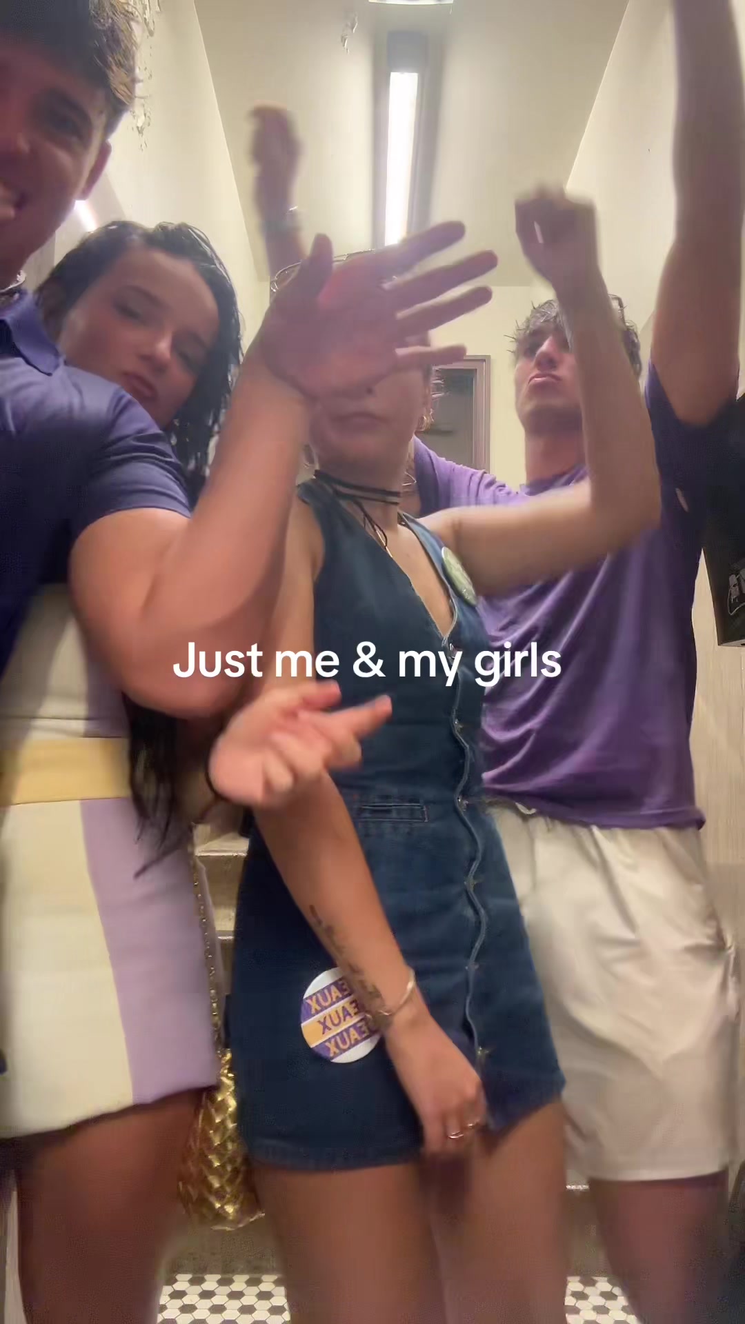@CHLOMONEY$