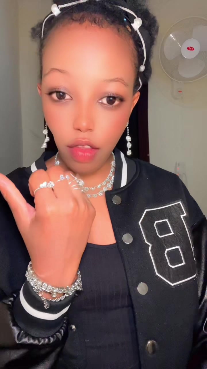 @Dee💕