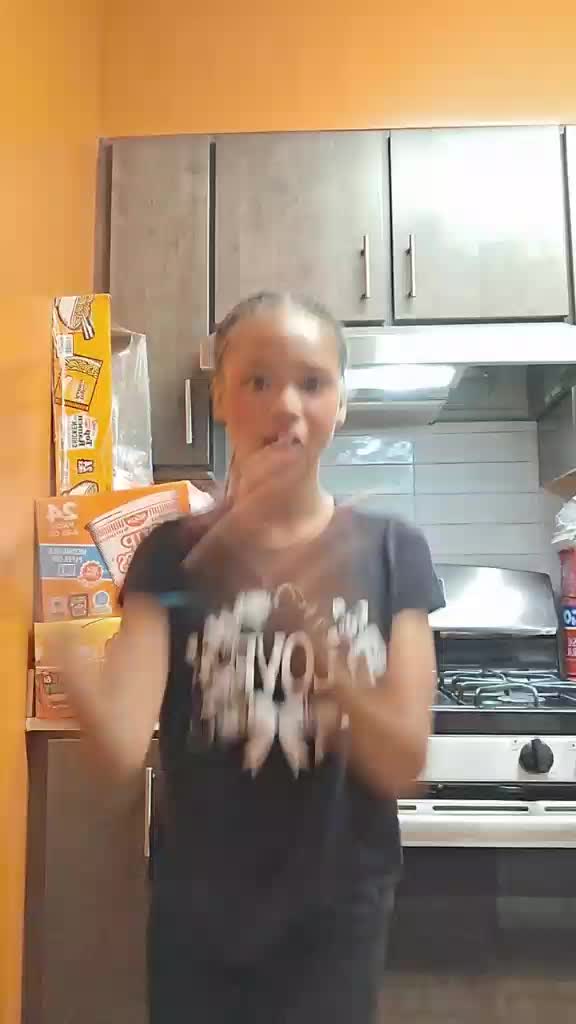 @THEEONLYRAYNEE