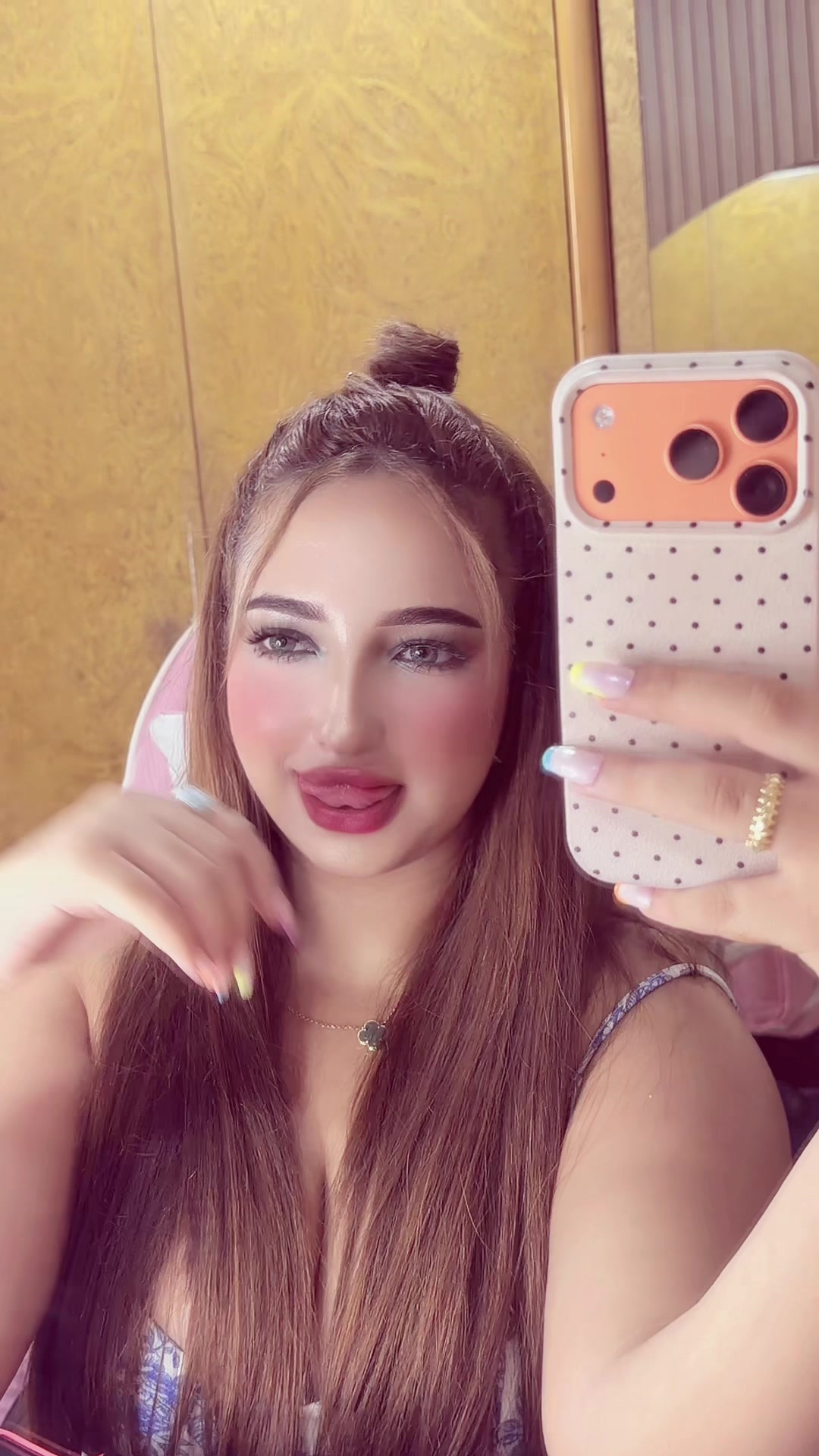 @aya_essemlalii_