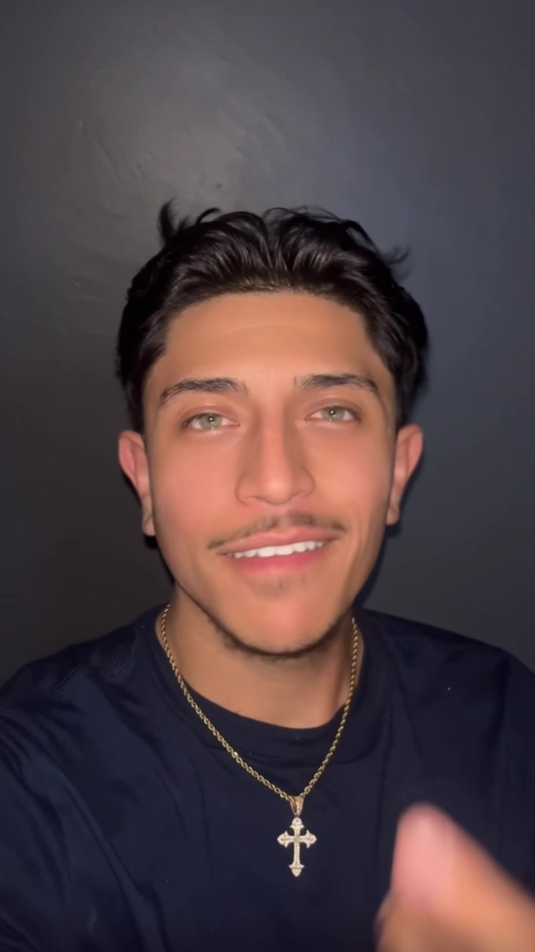 @Luis