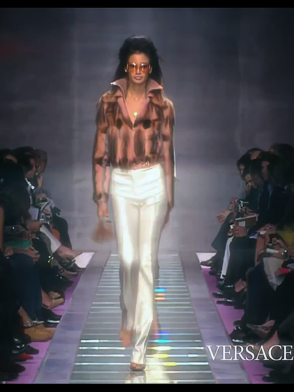 @fashion.runways