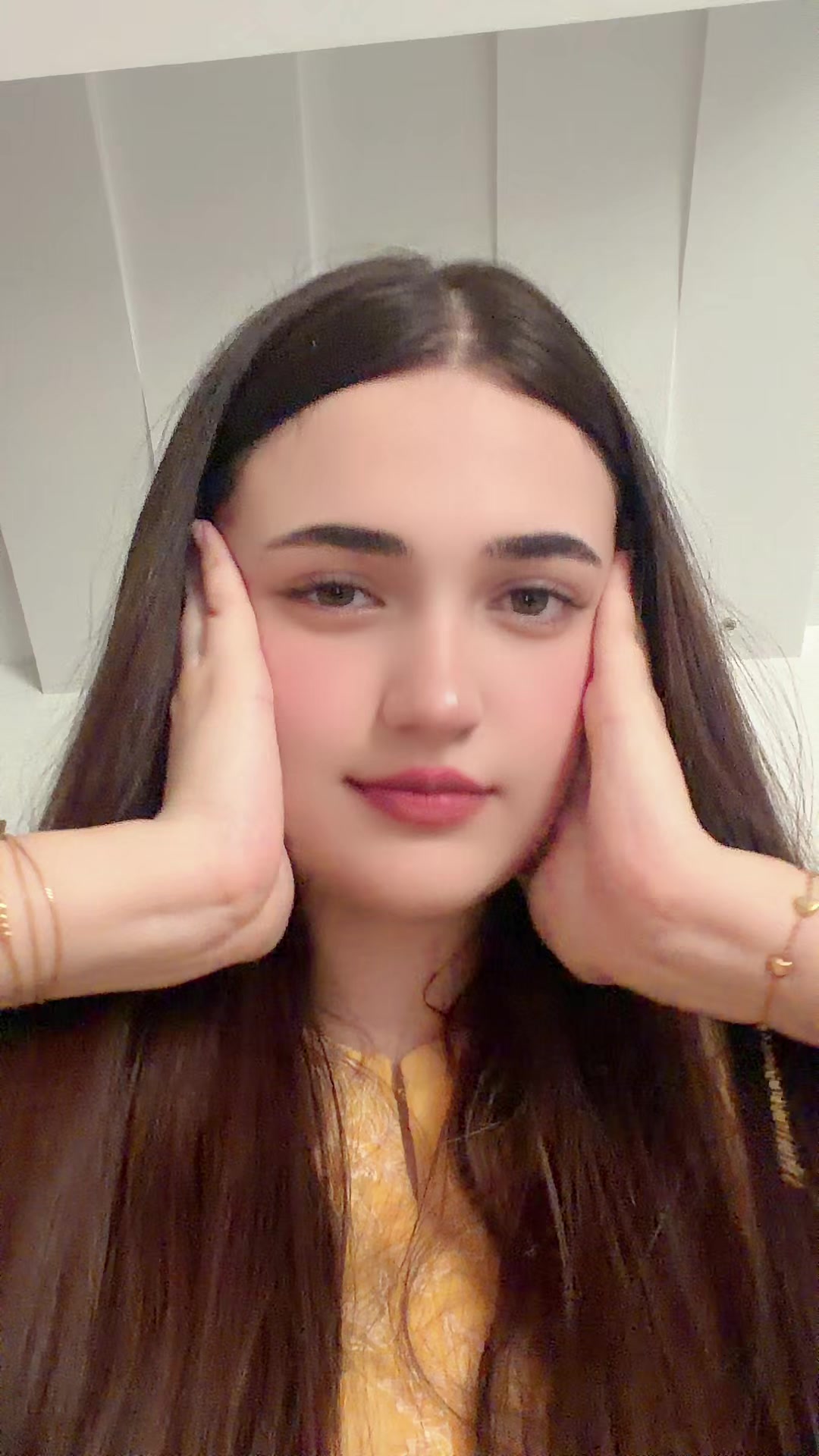 @aizakhaannn_