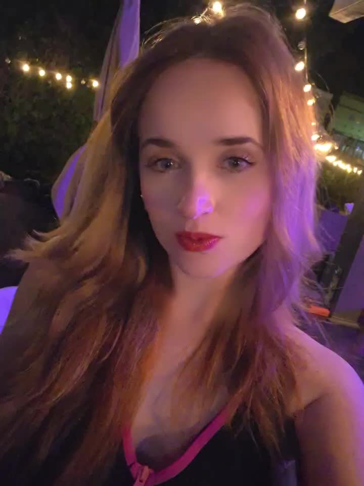 @👑Kika👑Desveleitors🍸