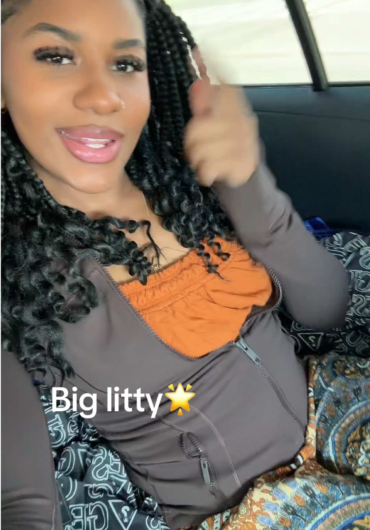 @BIGGEST BOW🌟