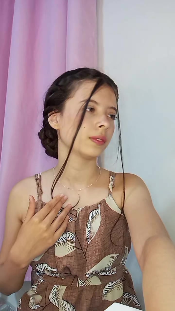 @Maria Larissa ✨