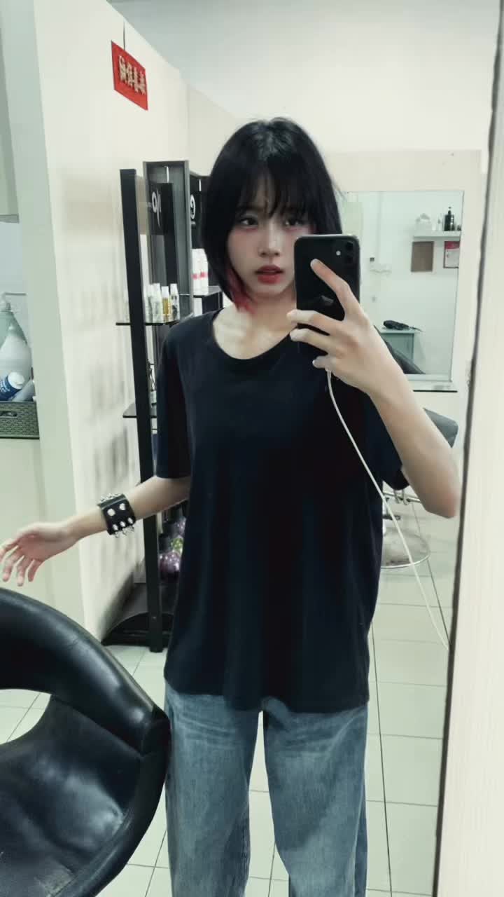 @Emi 🐇