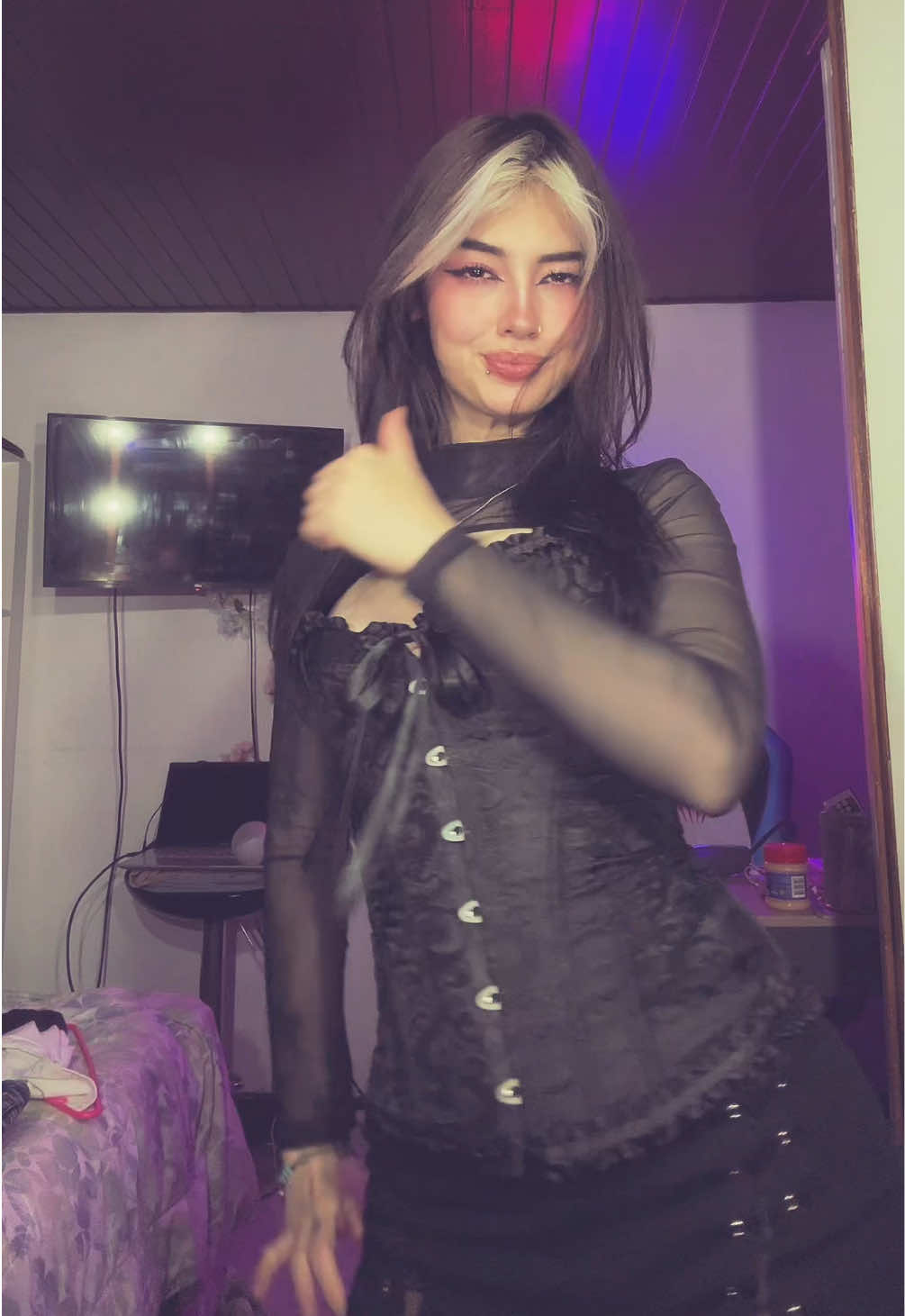 @Izis🛸