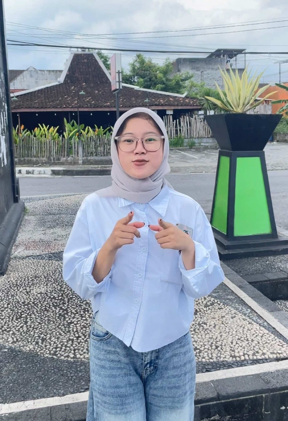 @Ichaandenishop_store