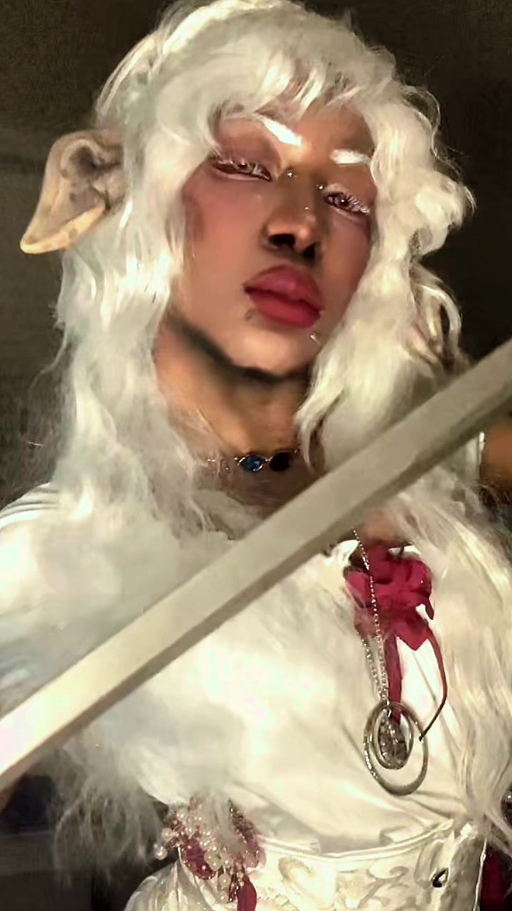 @𒉭 UrRottingVictim 𒉭