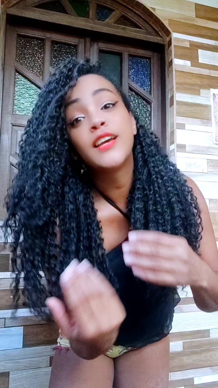 @Lucy a guria do short sexy