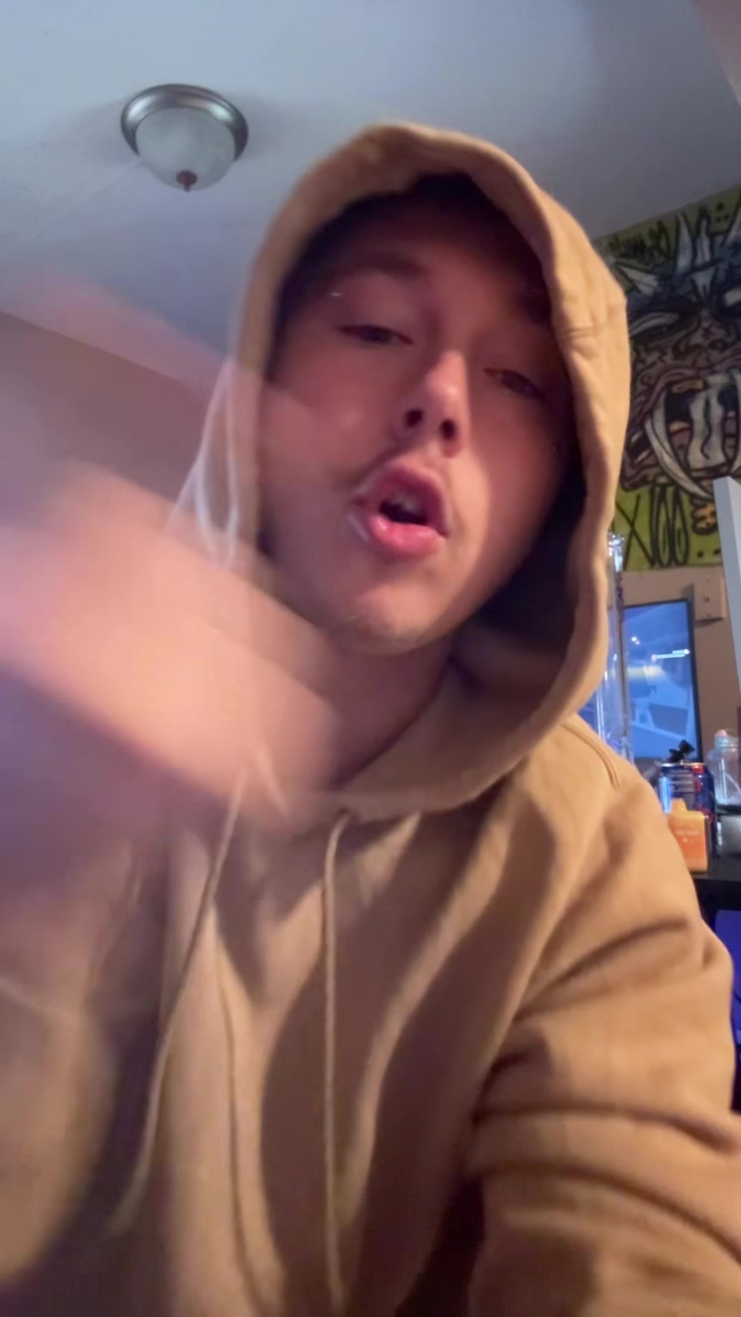 @Comehelpglo