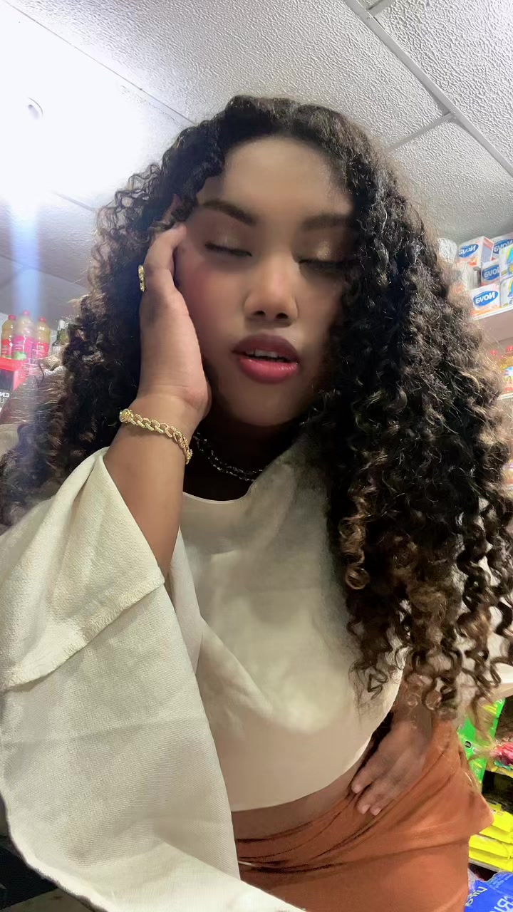 @Yuranisofficial