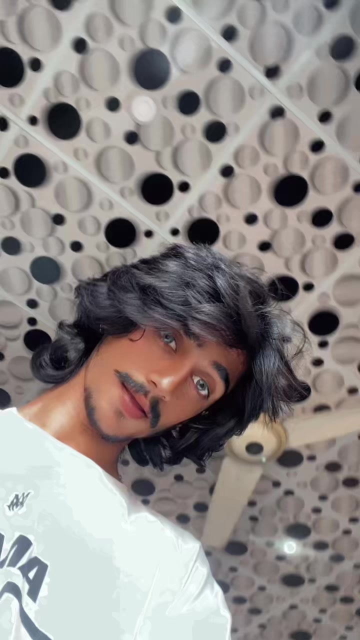 @MOoN🕶️🤏