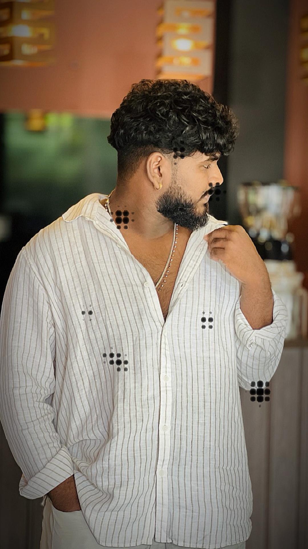 @MR.KARUPPU 😈