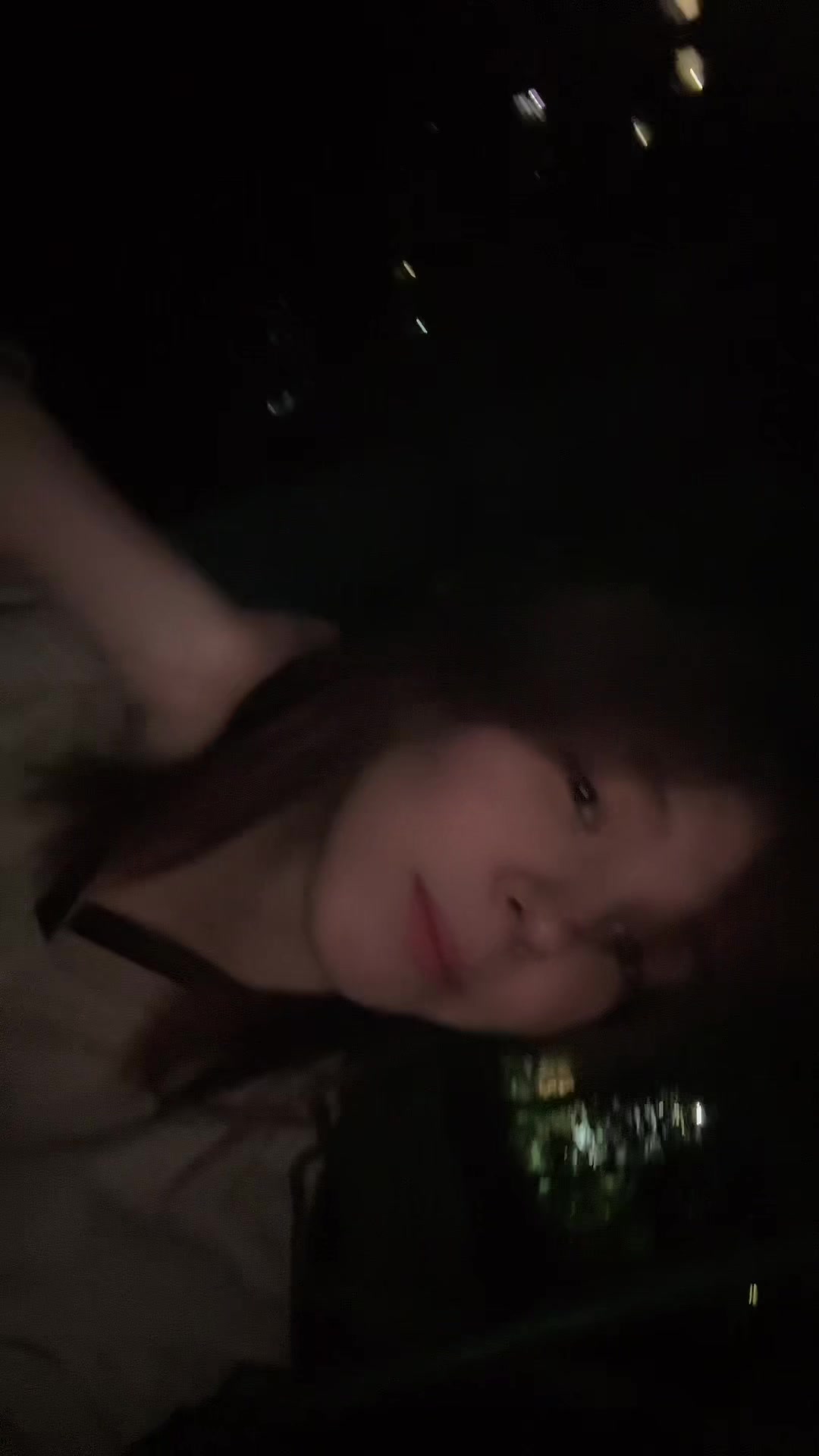 @／(･ &times; ･)＼