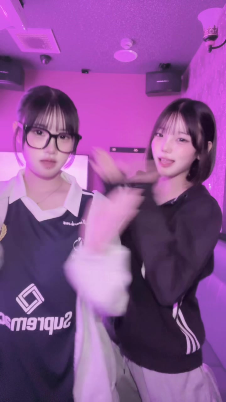 @Riona