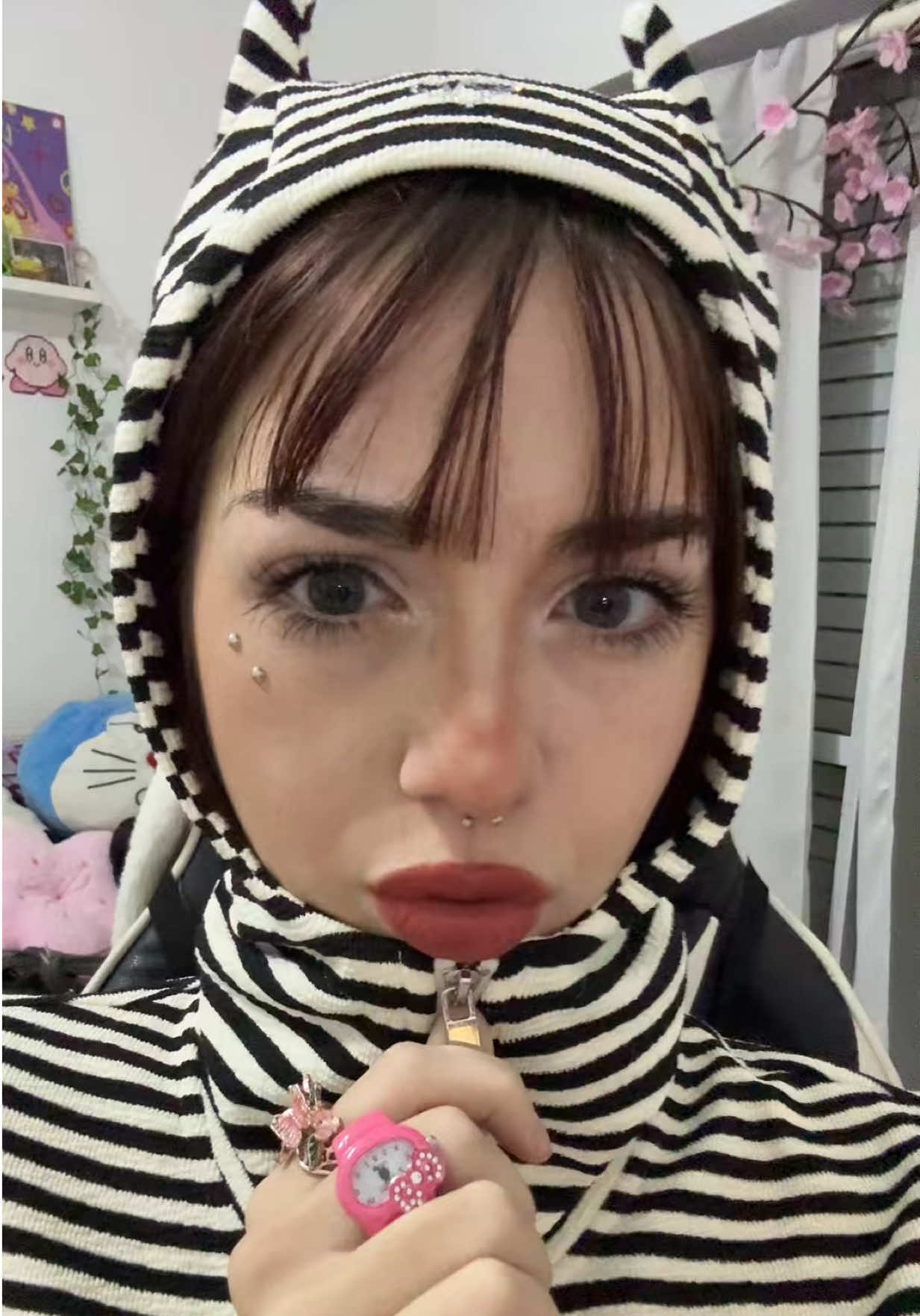 @vickyest