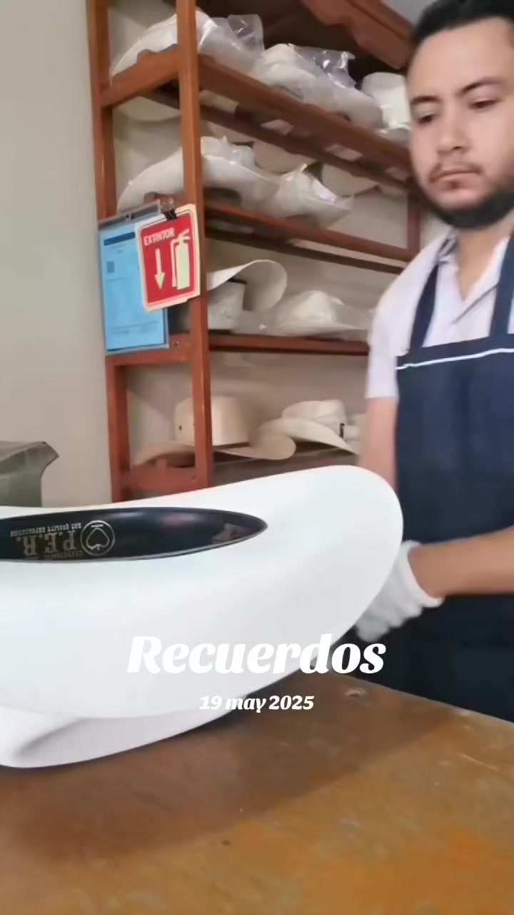 @Adrian hats (Polo El Ranchero)