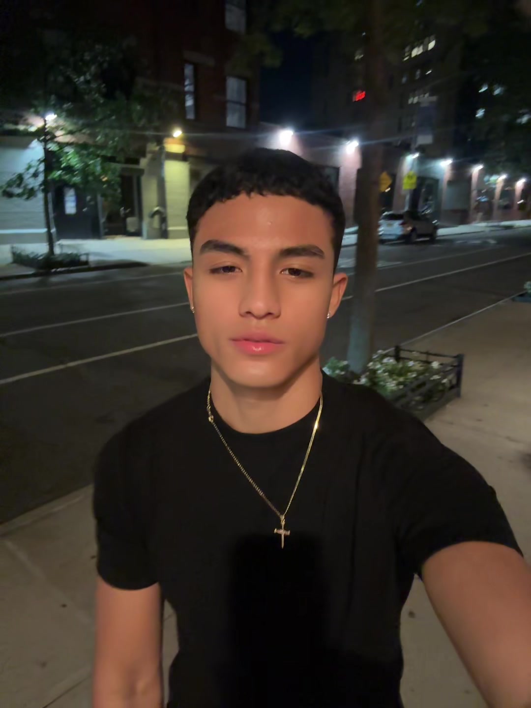 @𝐇𝐮𝐠𝐨 🦦
